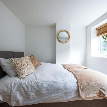 Cosy Flat In Free Parking Area, Next To Bus Stop Brighton Bagian luar foto