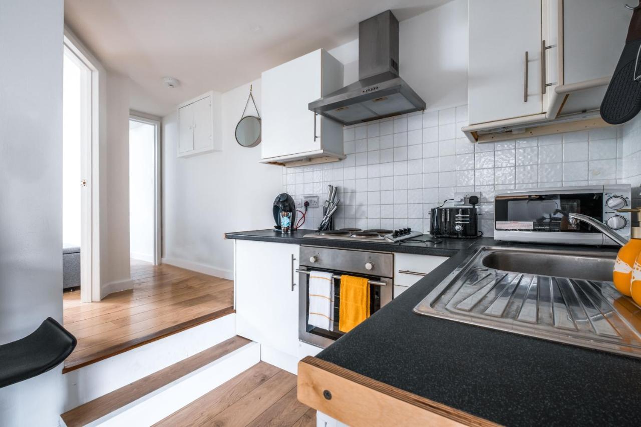 Cosy Flat In Free Parking Area, Next To Bus Stop Brighton Bagian luar foto