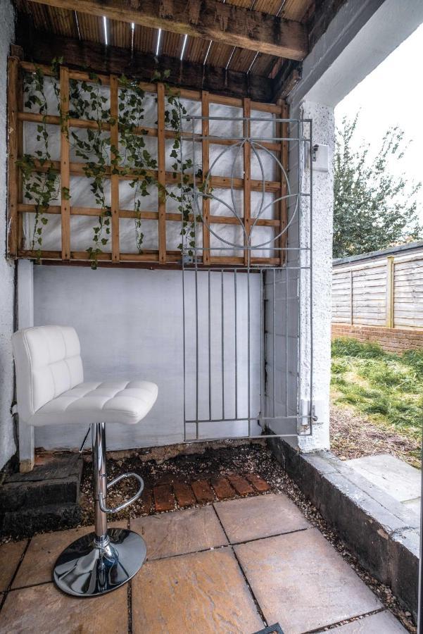Cosy Flat In Free Parking Area, Next To Bus Stop Brighton Bagian luar foto