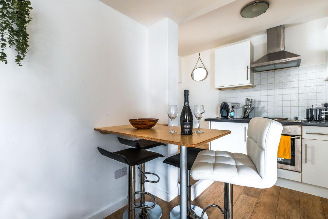 Cosy Flat In Free Parking Area, Next To Bus Stop Brighton Bagian luar foto